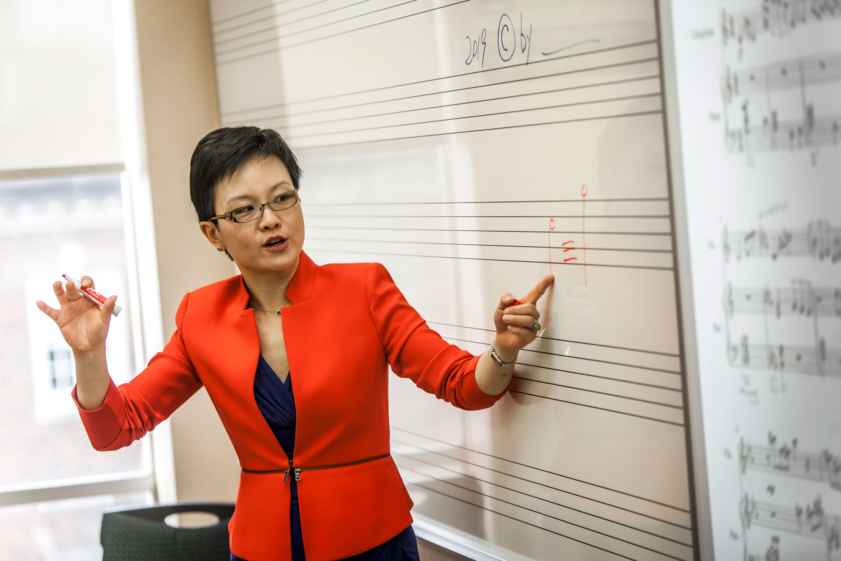 Guggenheim Fellow Professor Xi Wang teaches a music composition class at Meadows.