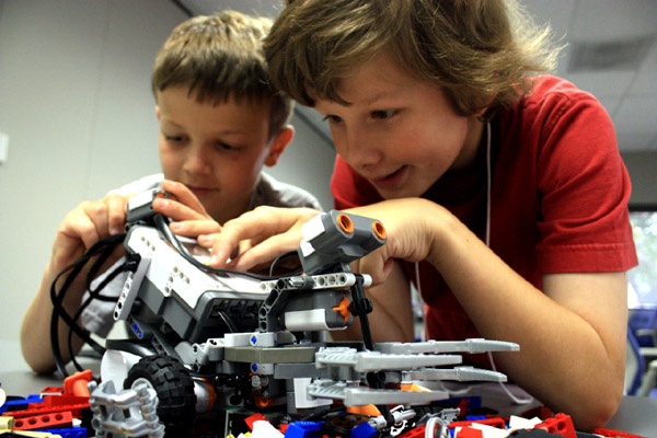Kids in the SMU-in-Plano LEGO Camp