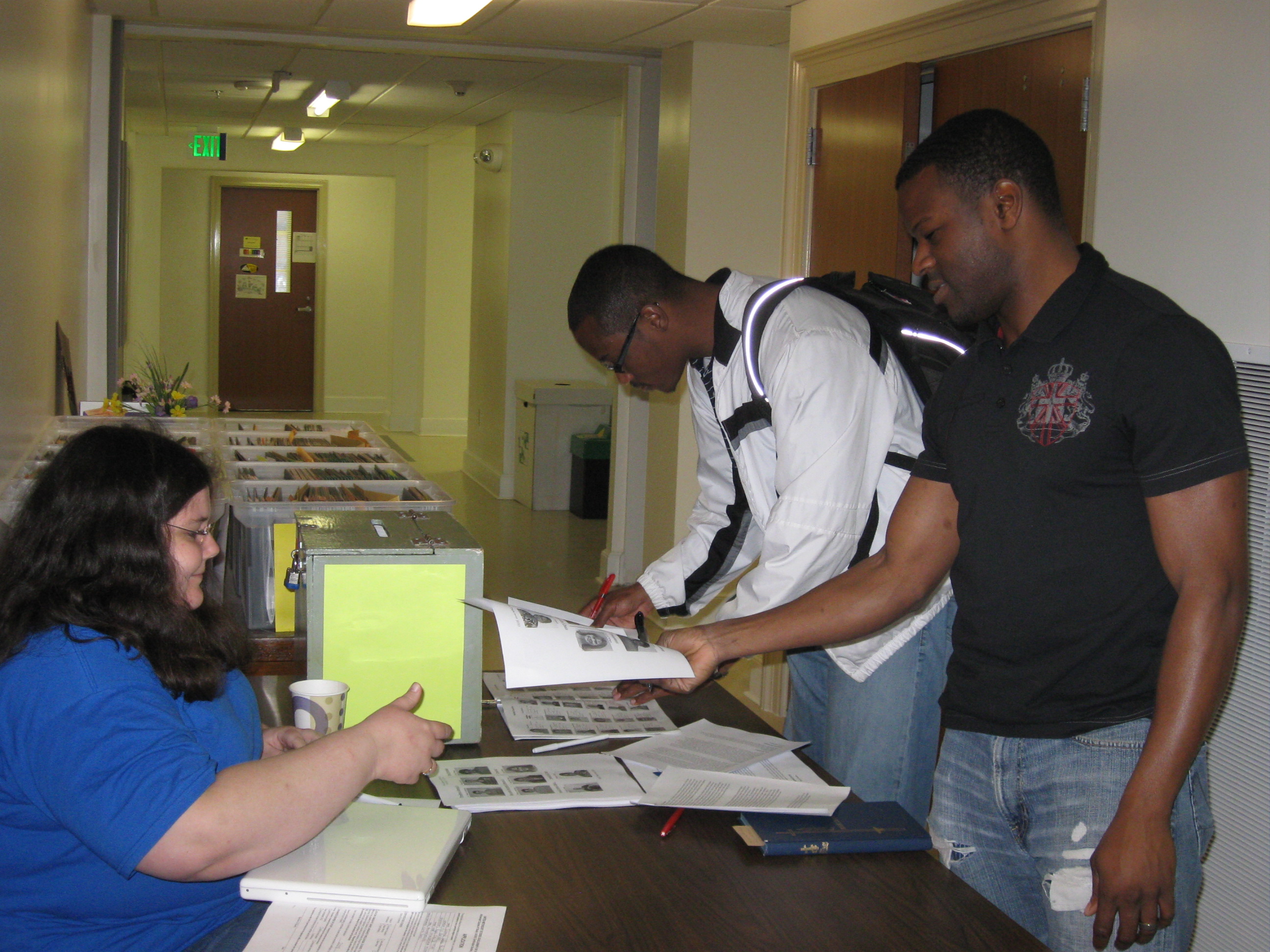 Students voting in the 2009 PSA student Elections
