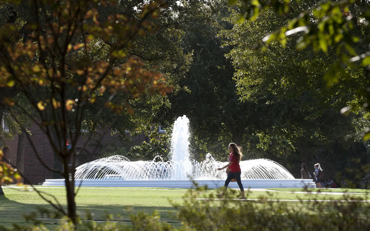 SMU campus with fountain