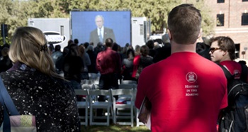 SMU students watching a simulcast of the Bush Presidential Center groundbreaking