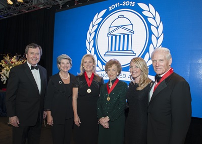 (left to right) SMU President R. Gerald Turner, SMU Alumni Board Chair Leslie Melson, Peggy Higgins Sewell, Jeanne Roach Johnson, Brittany Merrill Underwood, and Jody Grant.