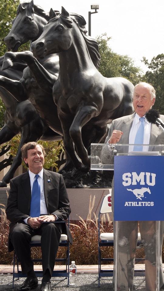 SMU president R. Gerald Turner with T. Boone Pickens at the mustangs statue on the SMU campus.