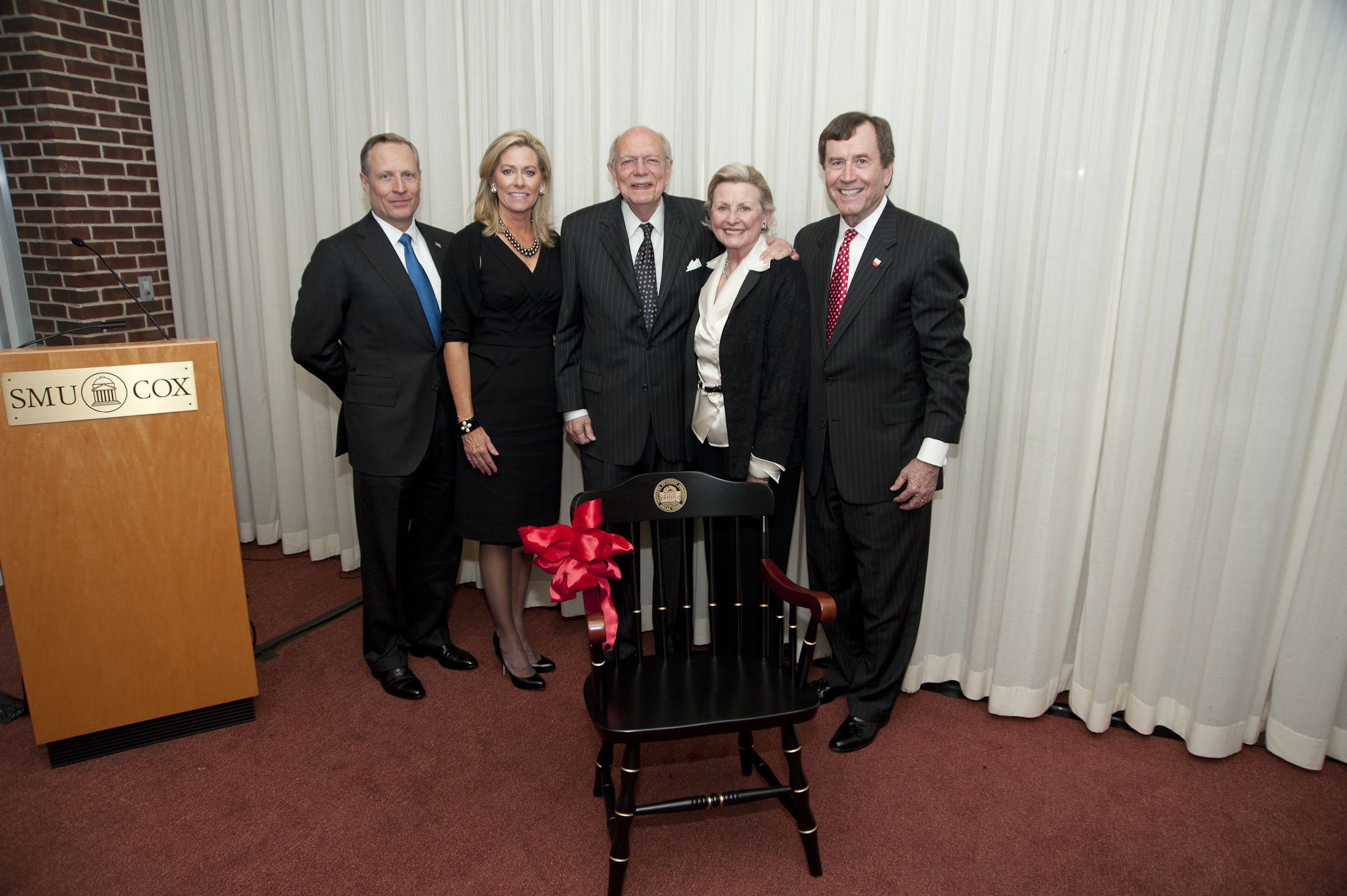 Ross Perot, Jr., Sarah Fullinwider Perot ’83, Jerome “Jerry” M. Fullinwider ’51, Leah Young Fullinwider ’61 and SMU President R. Gerald Turner celebrate the Jerome M. Fullinwider Centennial Chair in Economic Freedom at a 2011 ceremony held at the SMU Cox School of Business. The Perots established the chair to honor Fullinwider’s interest in free enterprise.