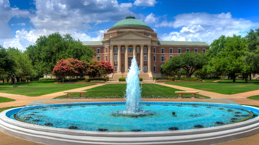 Fountain on the Dallas Hall lawn