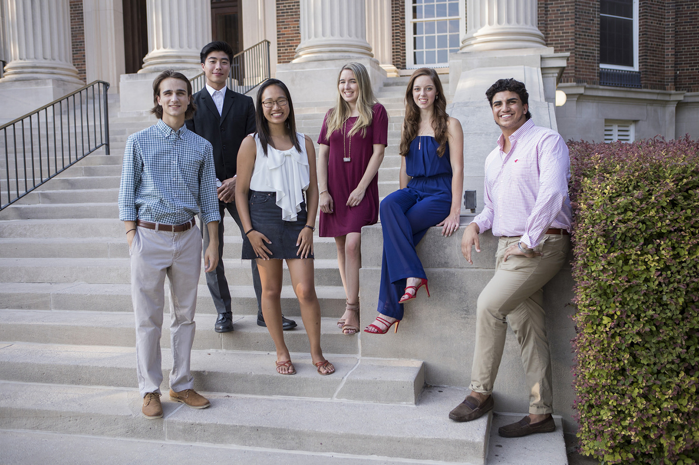 Group of Dedman College students on Dallas Hall Steps.
