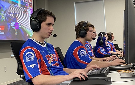SMU Team at the Iron Skillet Esports Competition