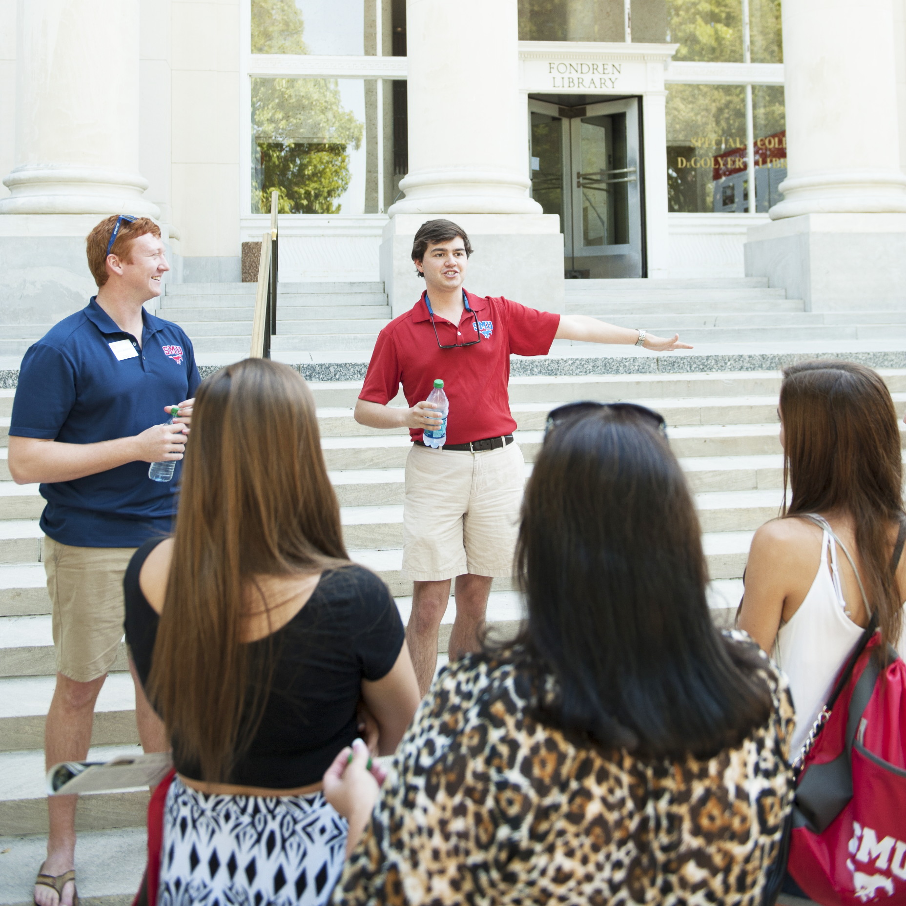 Student leads a campus tour