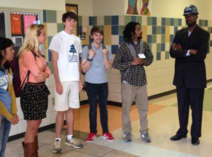 Class Led by MacArthur Fellow Rick Lowe Uses Art to Build Up One of Dallas’s Most International - and Challenged - Neighborhoods