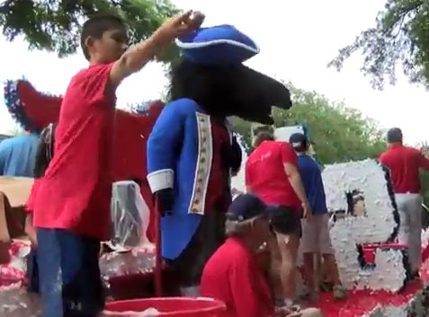 Mustang Minute for July 4 parade