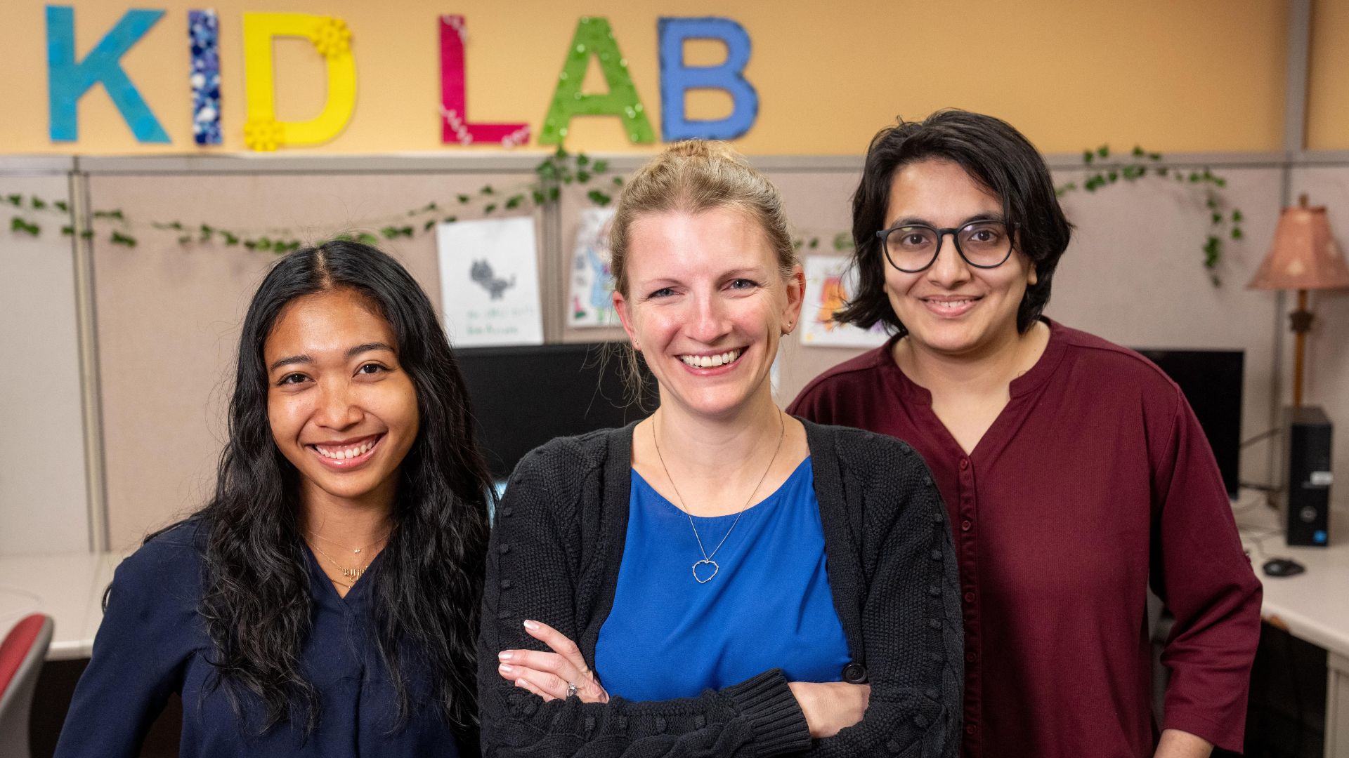 Sarah Kucker and graduate students at the SMU KID Lab