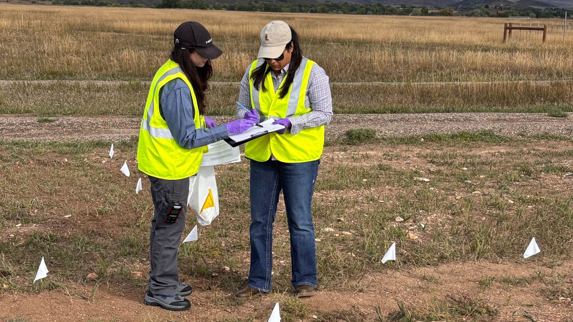 Postdoctoral fellow Navodi Jayarathne and graduate student Motahare Haghighatjoo. 