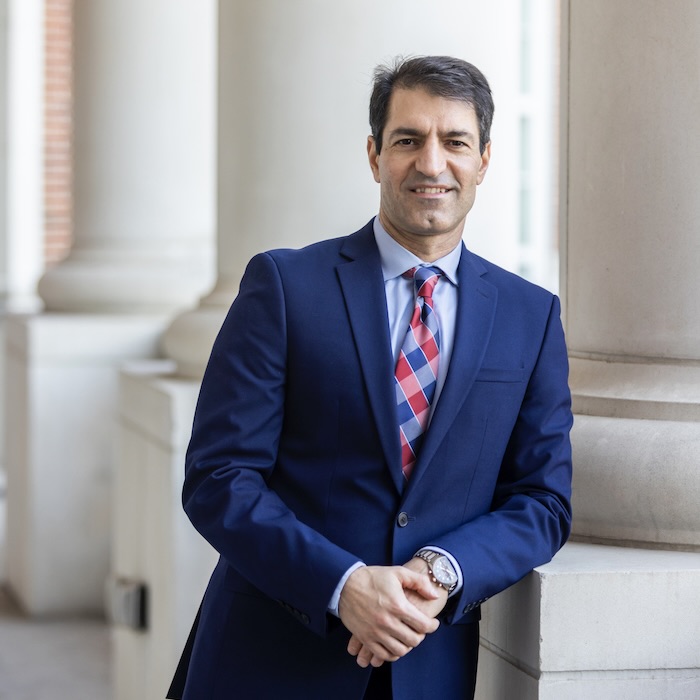 Headshot Nader Jalili