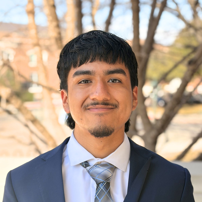 Headshot of Julian Oliva in SMU Lyle.