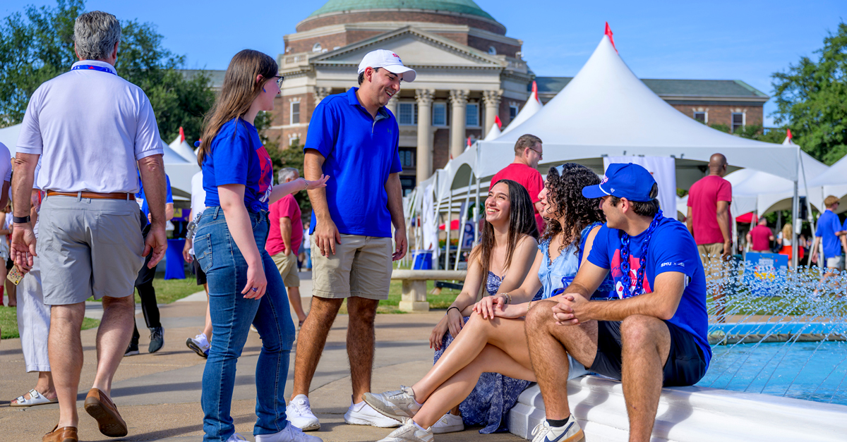 SMU students on the boulevard
