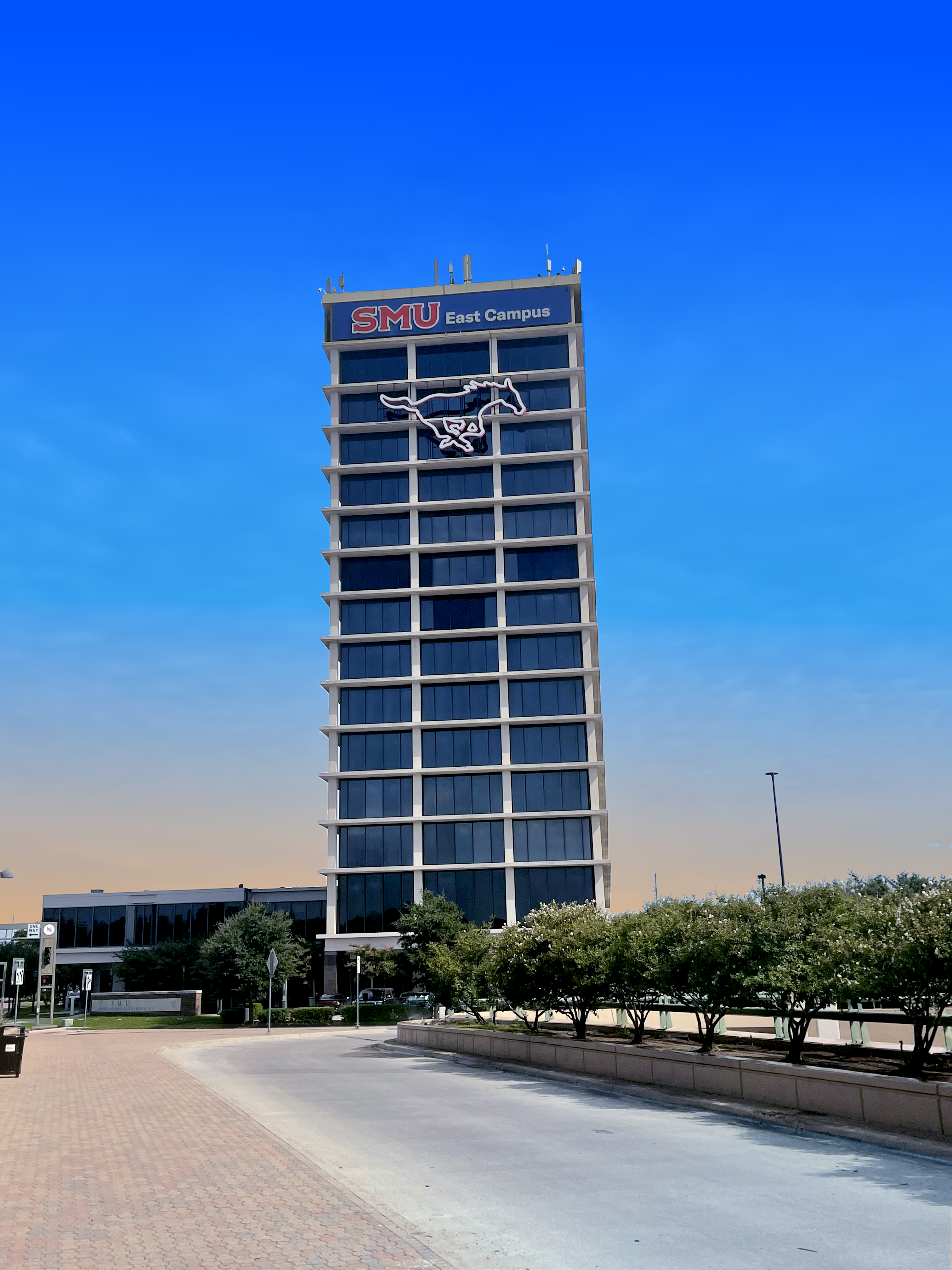 Expressway Tower in Sunrise