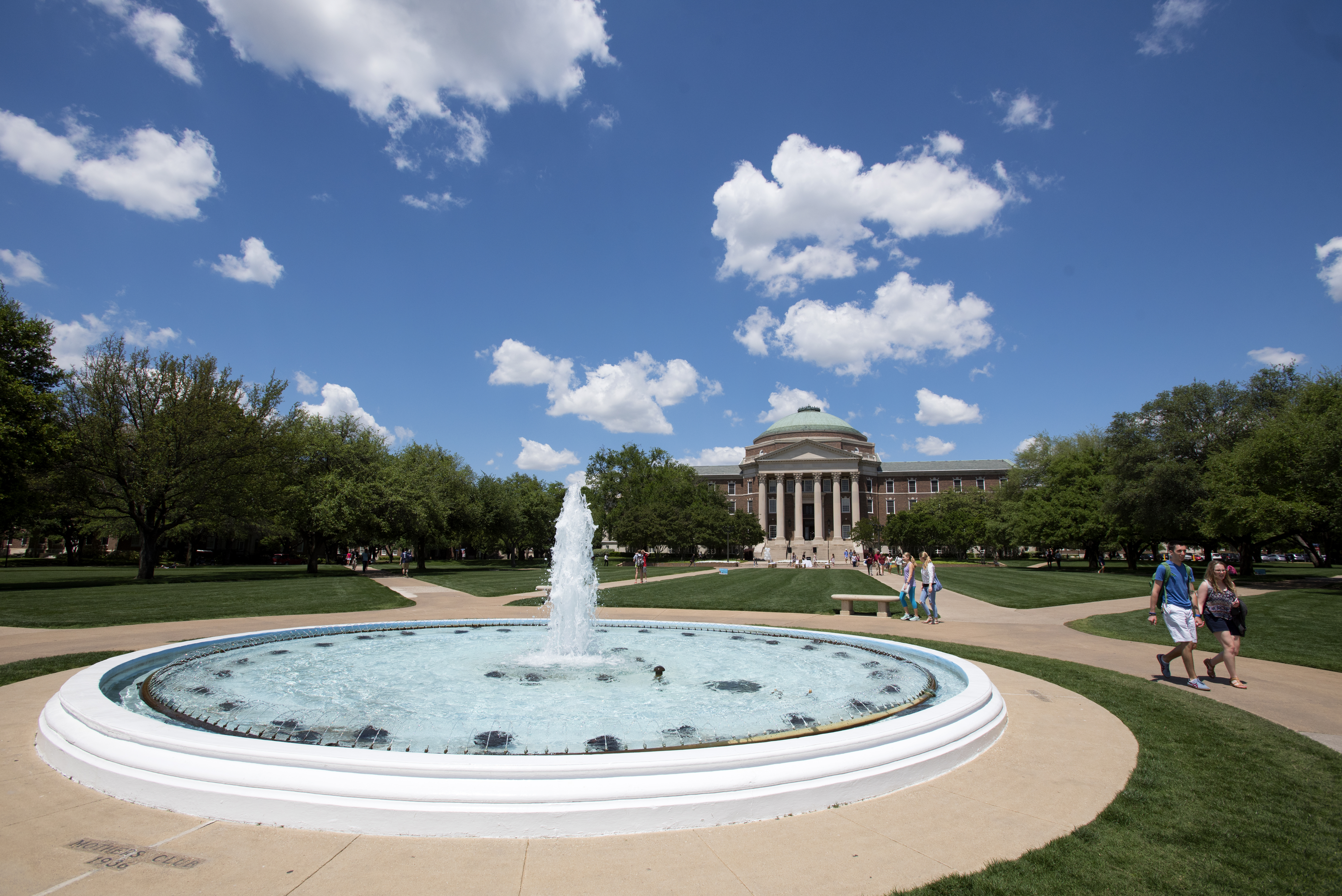 Fountain_DallasHall