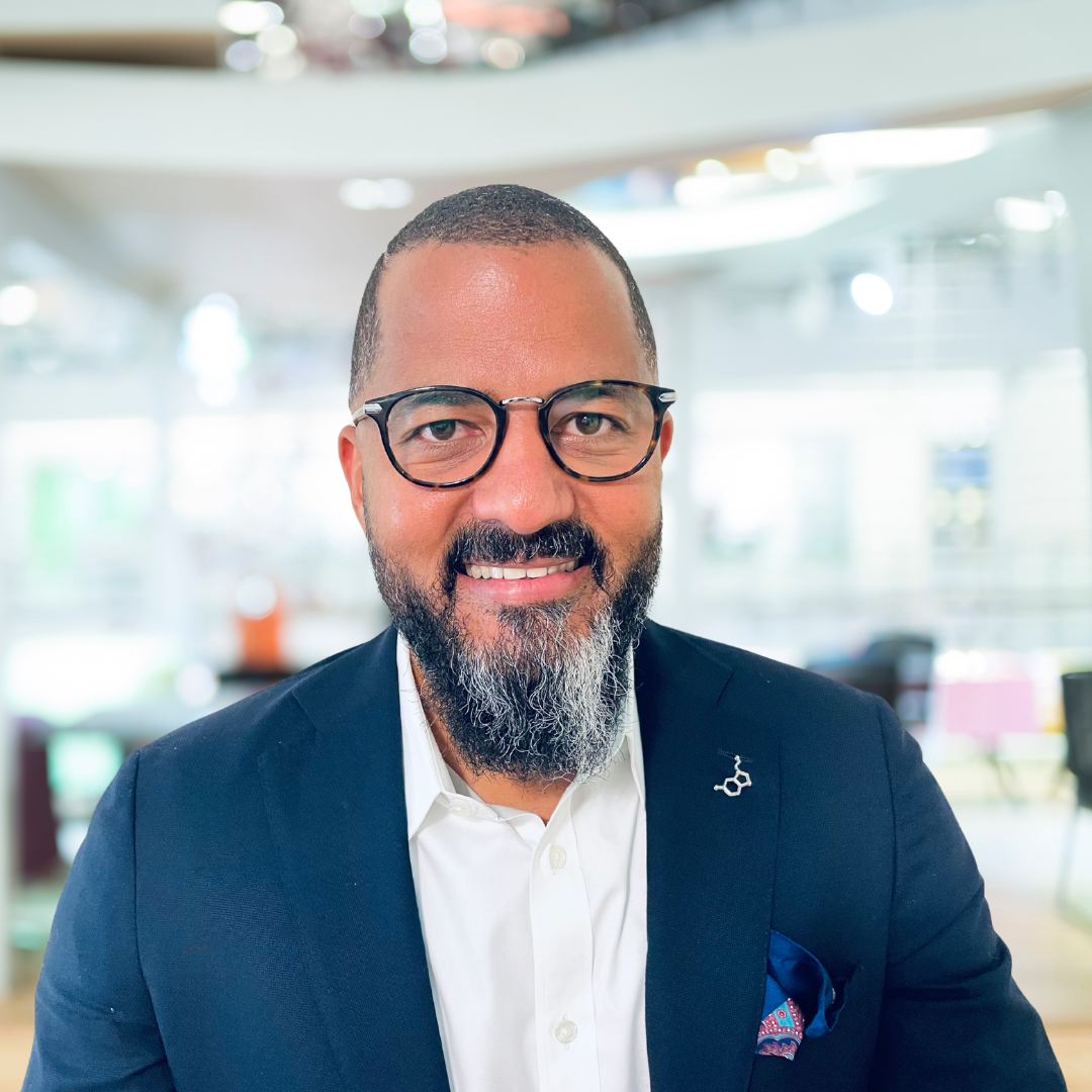 headshot of speaker GeorgePerezdiaz