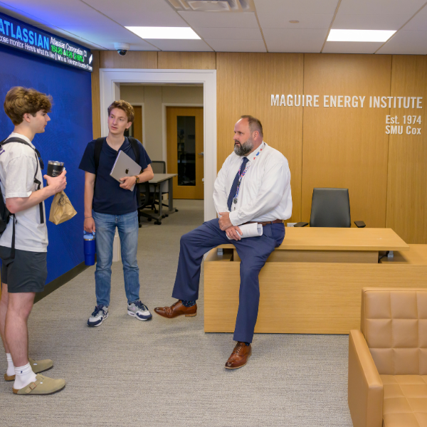The Maguire Energy Institute builds industry leaders through student events, classroom presentations and career advice.