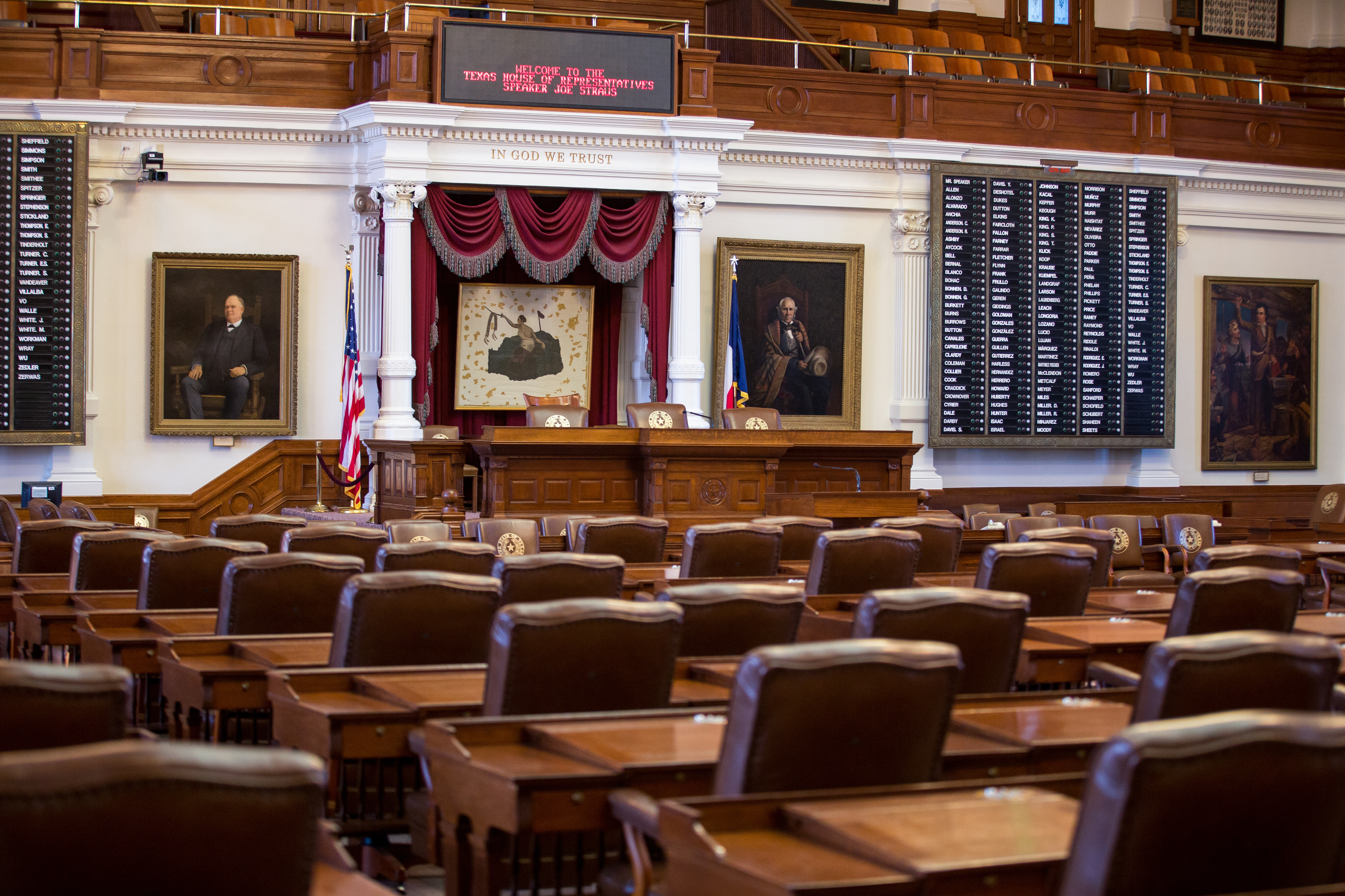 photo of Texas Senate meeting room
