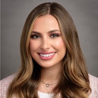 headshot Kristen houpt