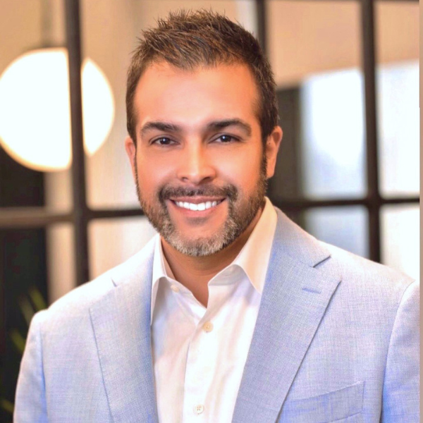 headshot of Steven GAtes