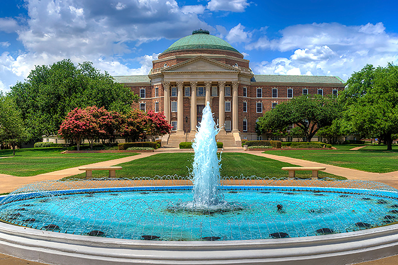 fountain in front of Dallas on the SMU campus
