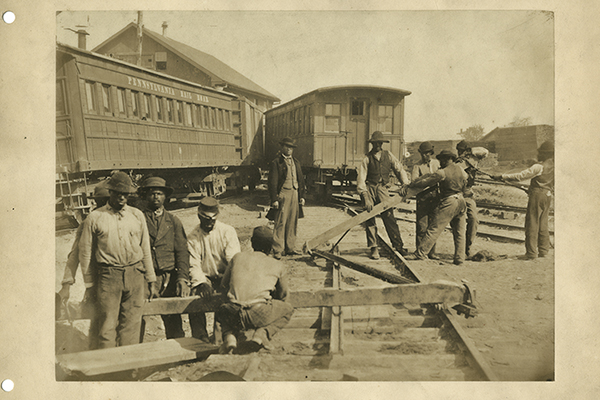 [Military Railroad Operations in Northern Virginia: Men Using Levers for Loosening Rails]