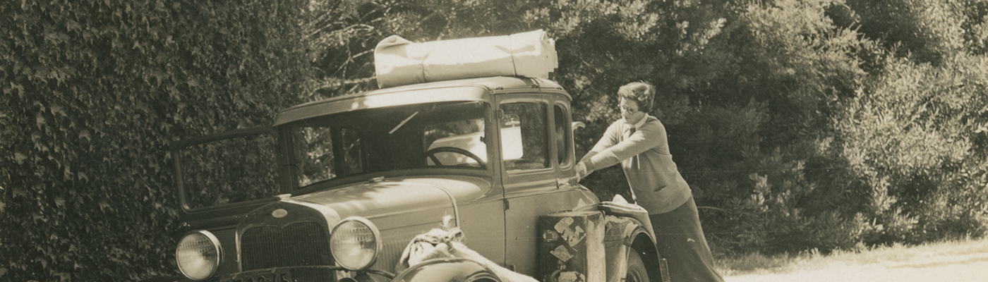 [Isabel T. Kelly Loading Car for Southern Paiute Fieldwork]