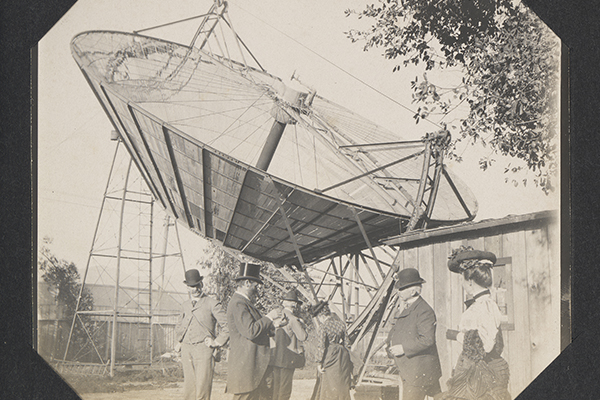 Sola-motor at the Ostrich Farm.