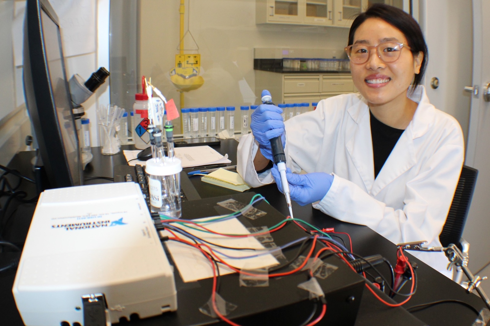 SMU graduate student Khengdauliu Chawang has developed a miniature pH sensor that can tell when food has spoiled in real time.
