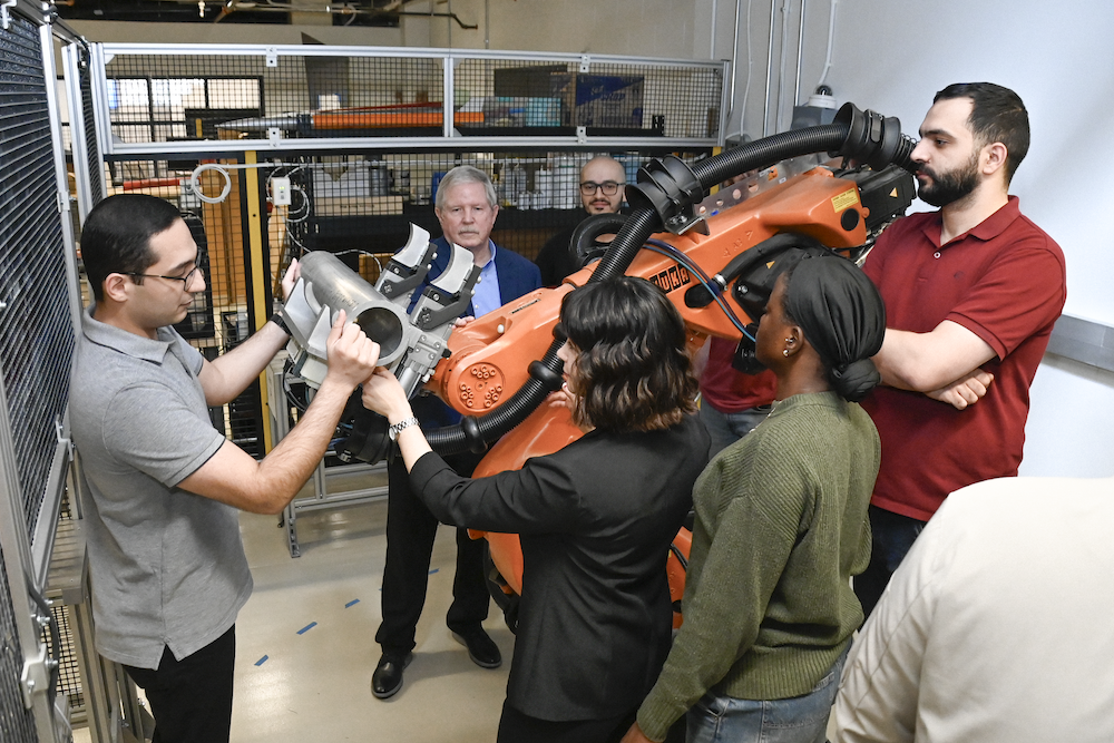 The M.S. in Manufacturing Leadership and Innovation program at SMU Lyle puts graduate students in high-tech laboratories.