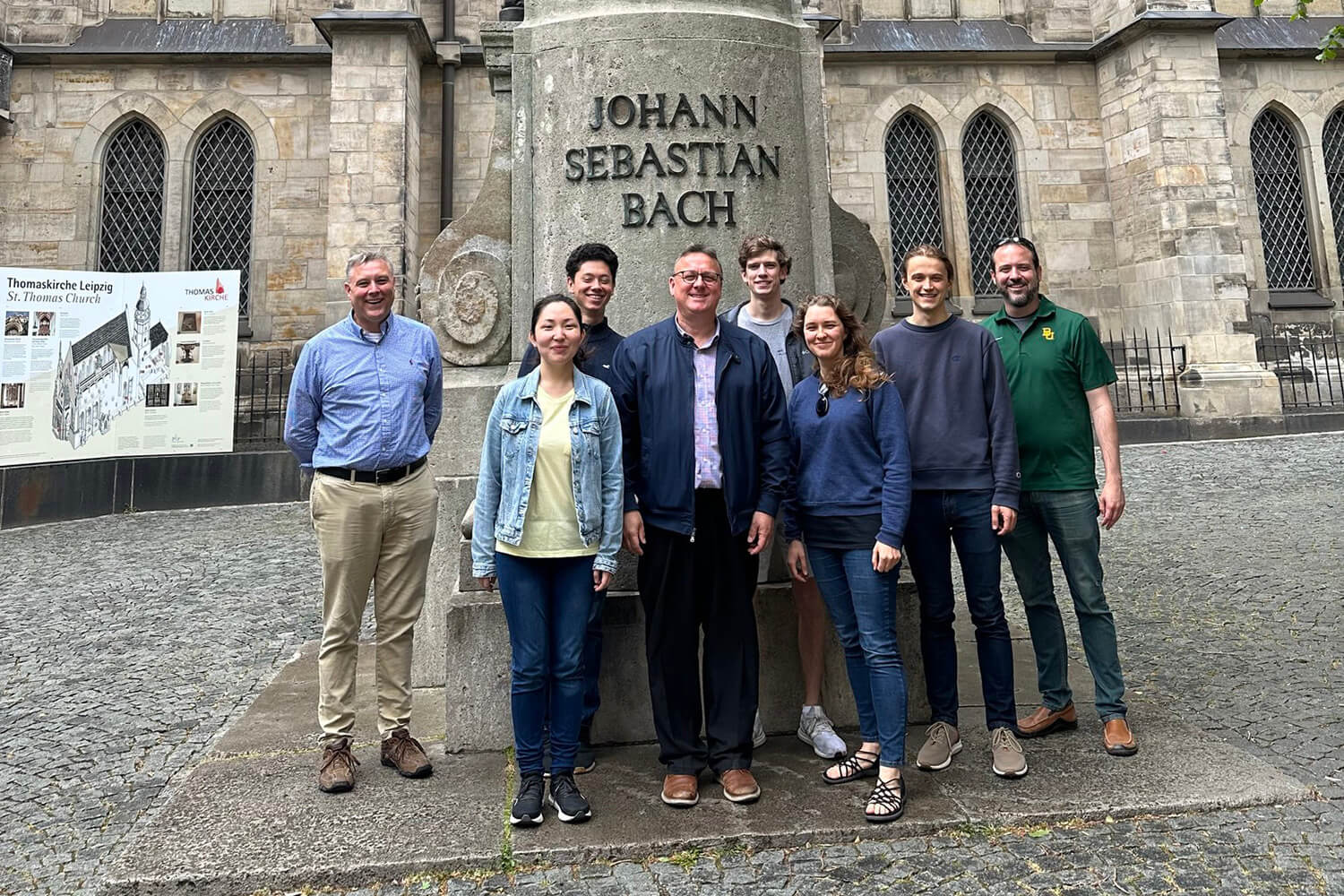 students-with-bach-statue