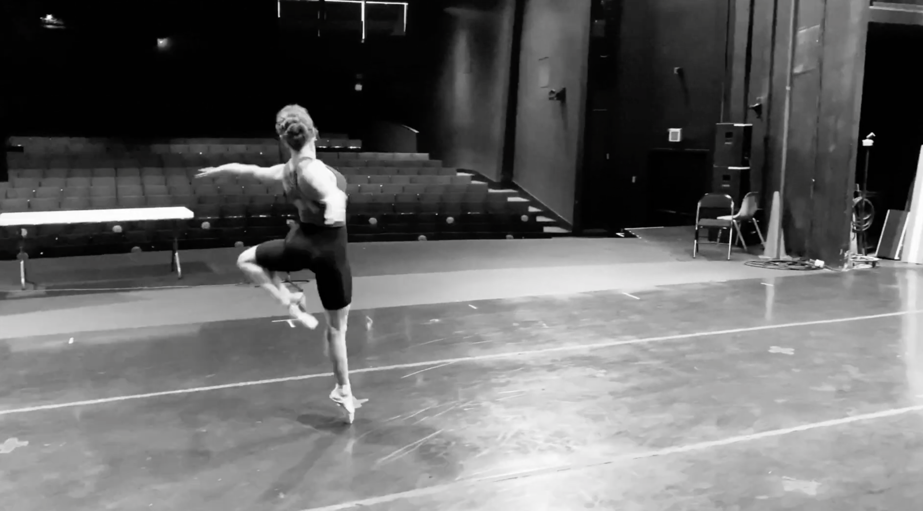 AnikaCrouserScreenCap