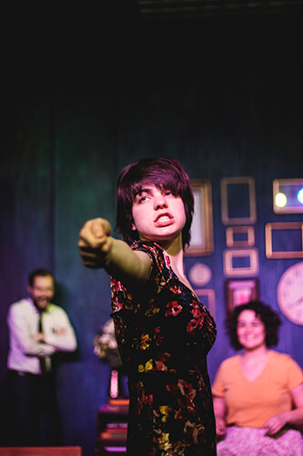 Camilla-Frontain-Pointing