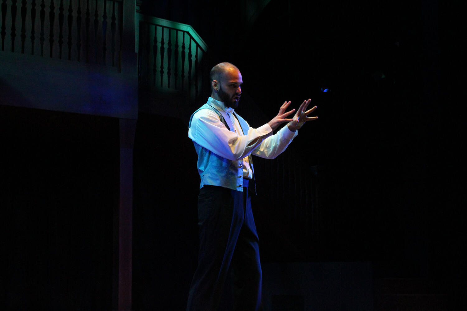 Logan-Rhys-Hallwas-5