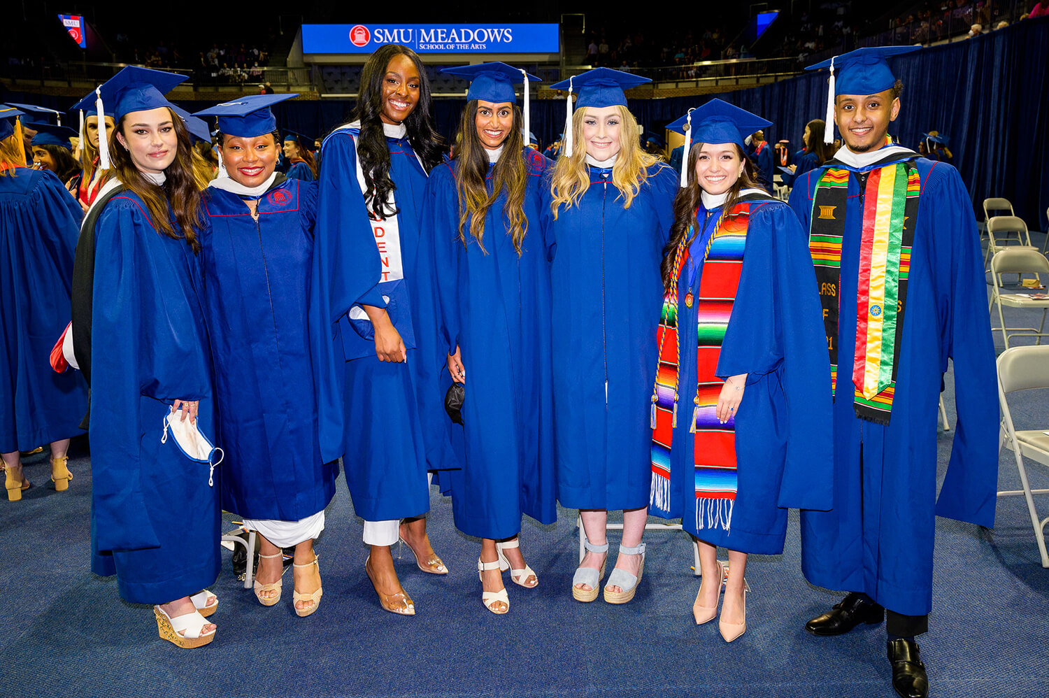 Meadows-graduation-2021-stduents-posing-for-pictures
