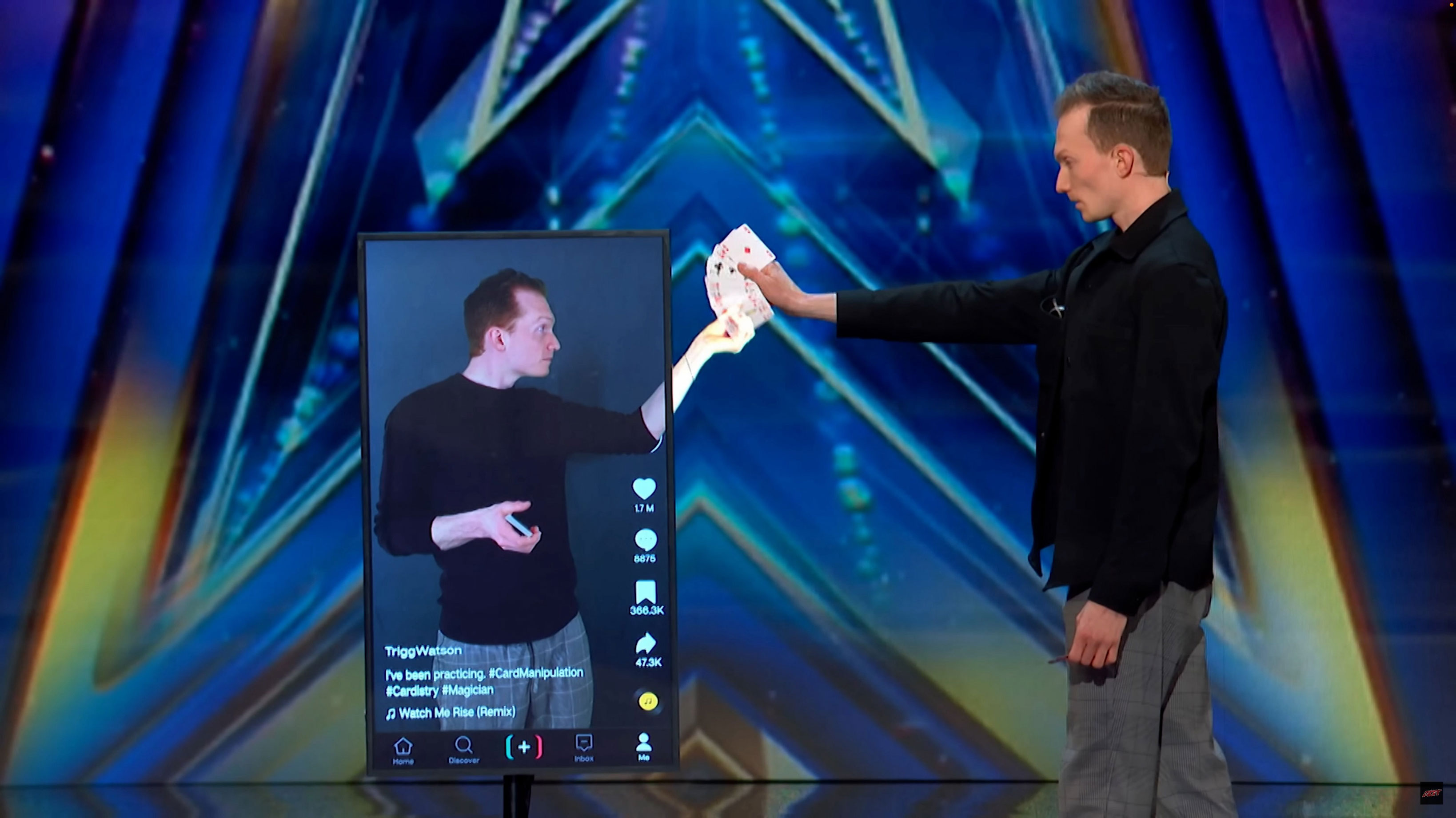 Theatre alum Trigg Watson performs magic on stage