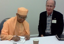 Image of Swami Shantatmananda and Prof. Robert Hunt