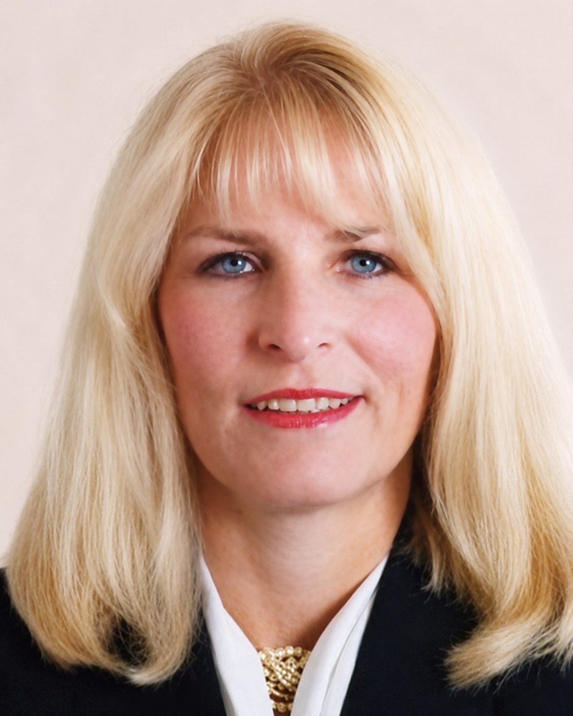 Kristine Horn headshot