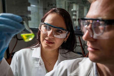 SMU researchers conduct advanced scientific work in a laboratory environment 