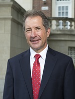 headshot of steve long