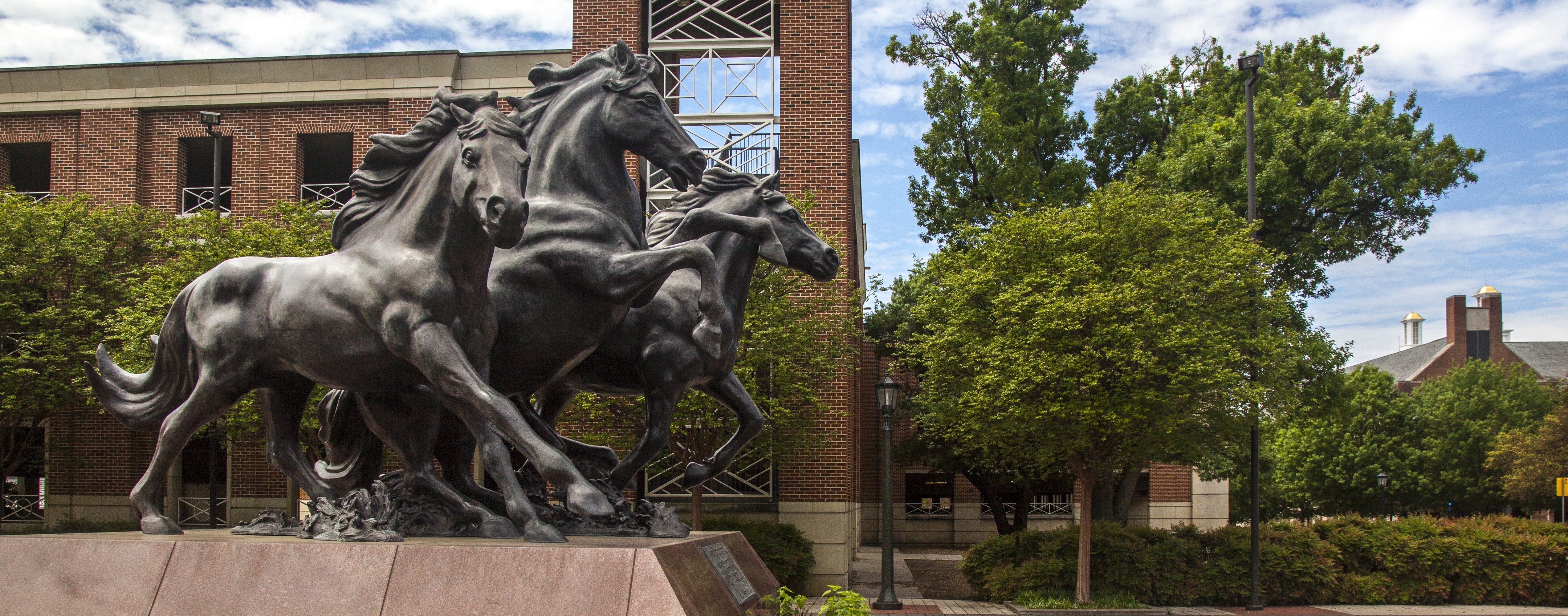 Statue of 3 Mustangs