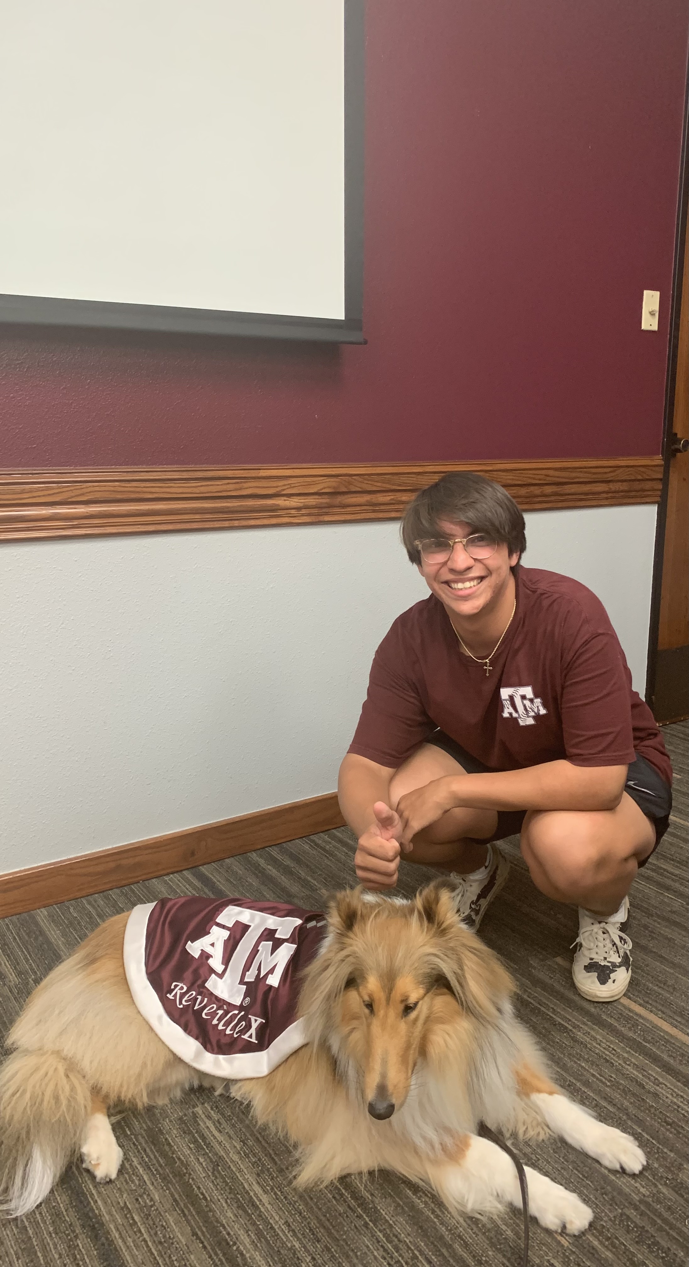 Headshot of Aaron Avila, 2023 REU participant