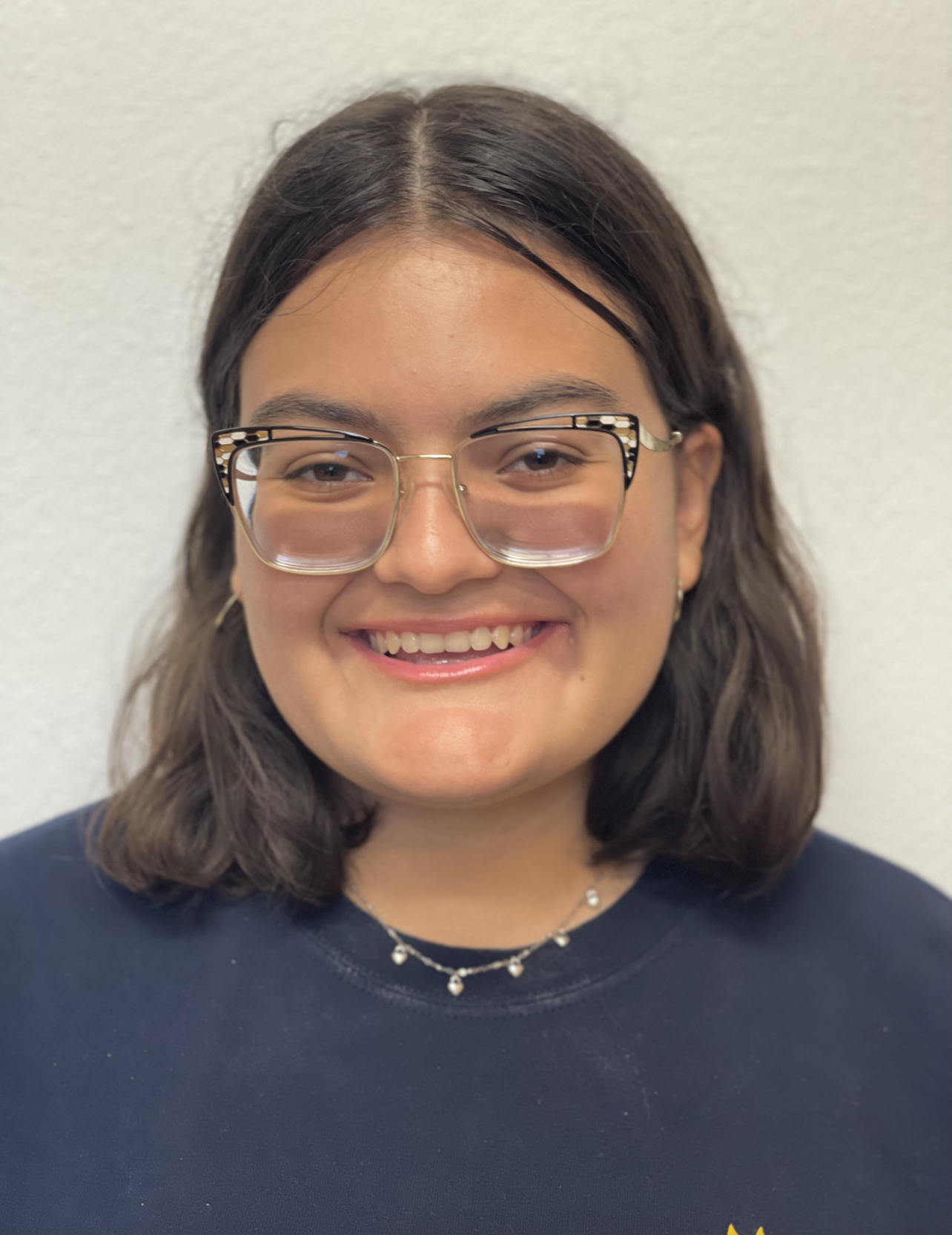 Headshot of Victoria Valdez, 2023 REU participant