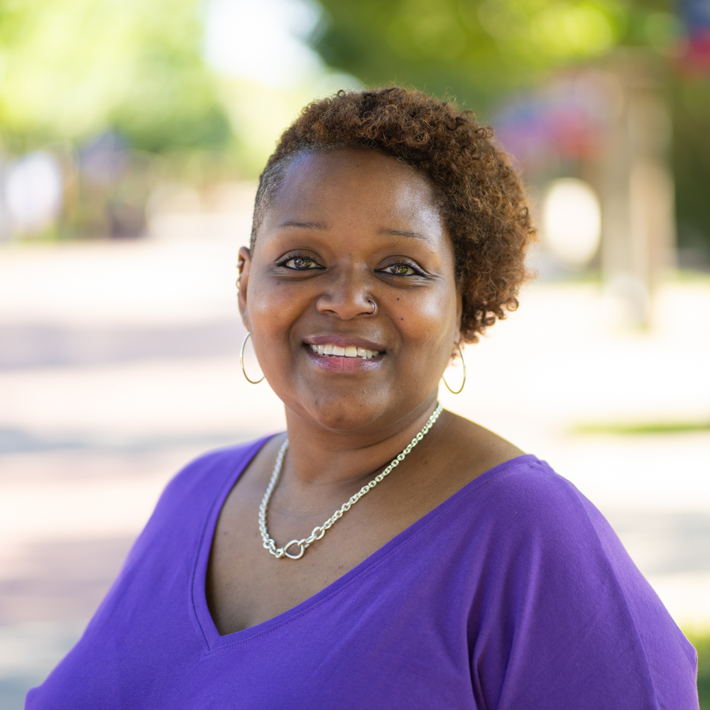 Headshot of Shon Phillips