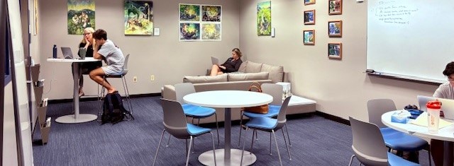 SMU Writing Center Room with students