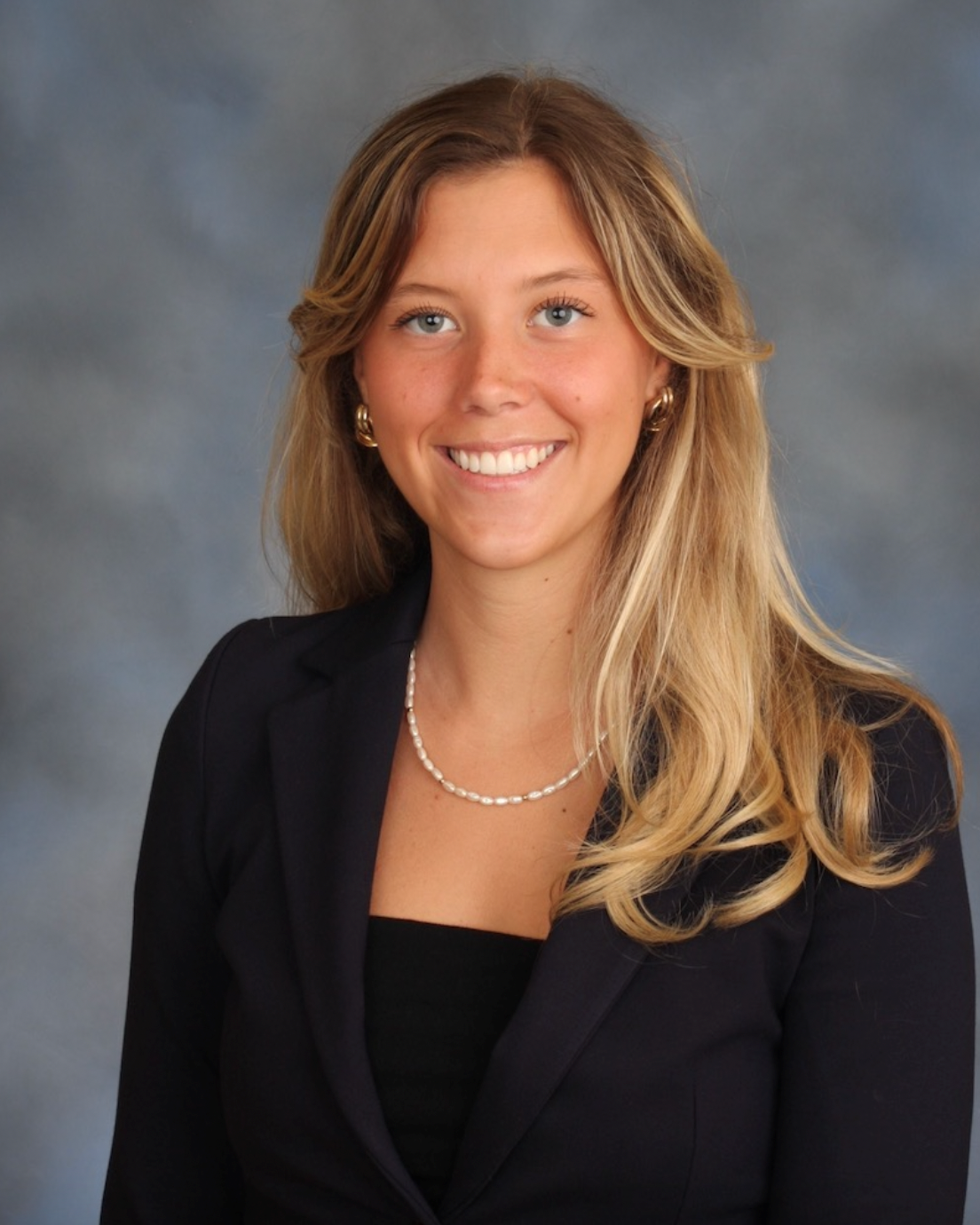 Headshot image of Ava Spratt