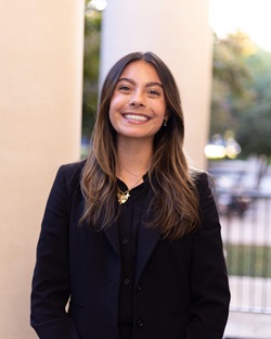Headshot image of Lauren Ciborowski