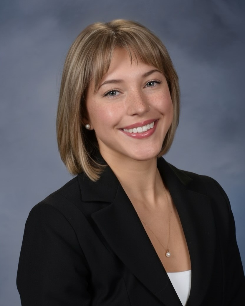 Headshot of Isabelle Volfe